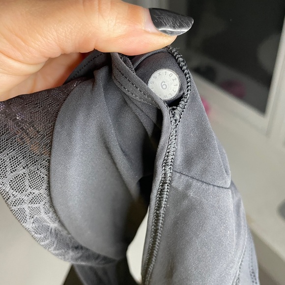 Lululemon Black Lace Bralette Size 6 - Picture 3 of 6